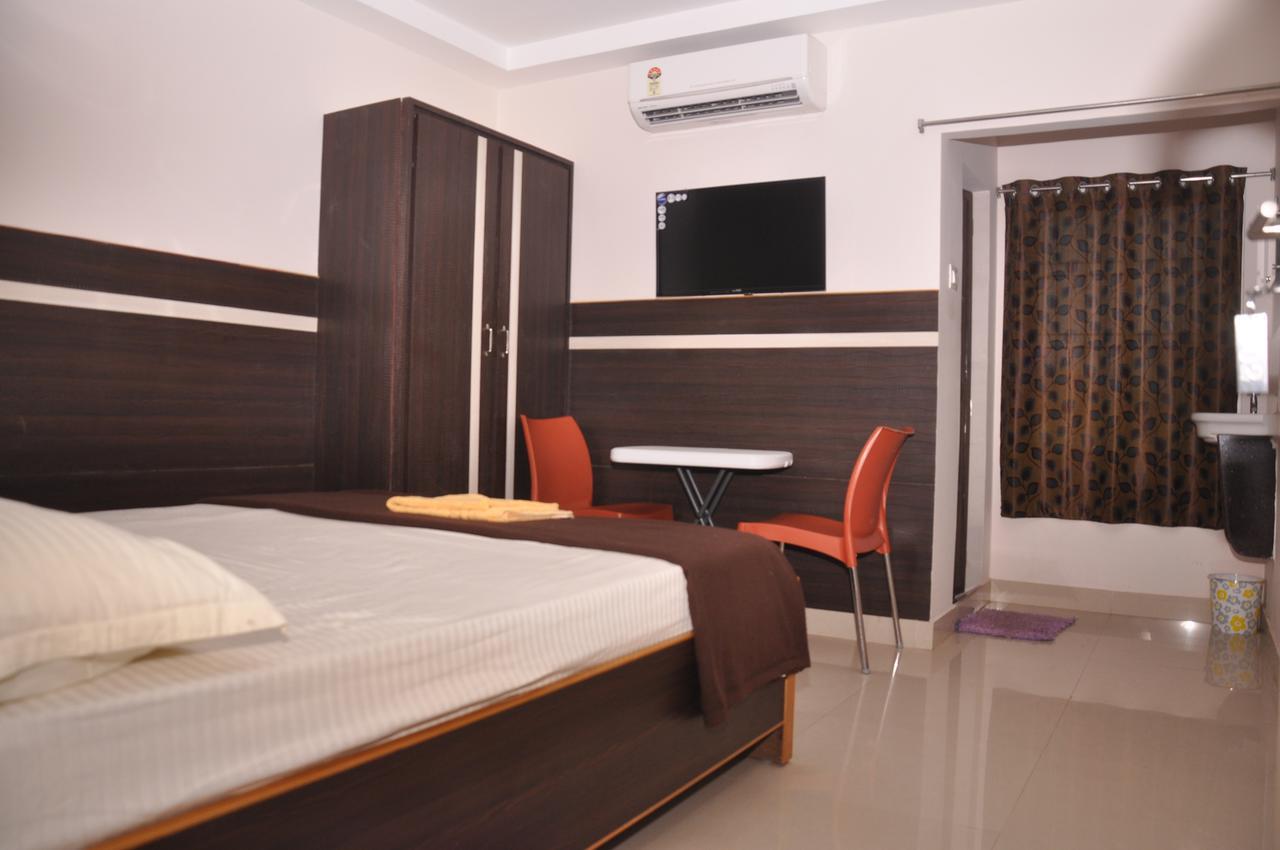 Venky'S Delight Hotel Rājahmundry Exterior foto